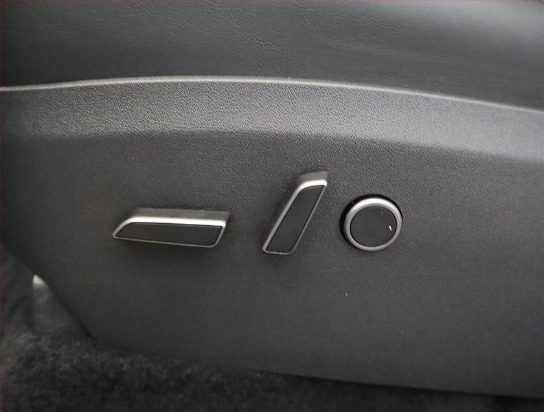 Tesla Model Y (2024) Long Range AWD 79kWh, SoH 95% - fotka 25 z 30