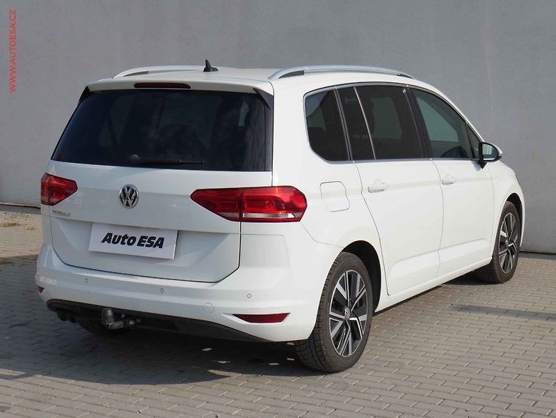 Volkswagen Touran (2019) 2.0TDi, DSG, navi - fotka 4 z 16
