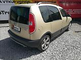 Škoda Roomster 1,2 TSi Scout - náhled 2