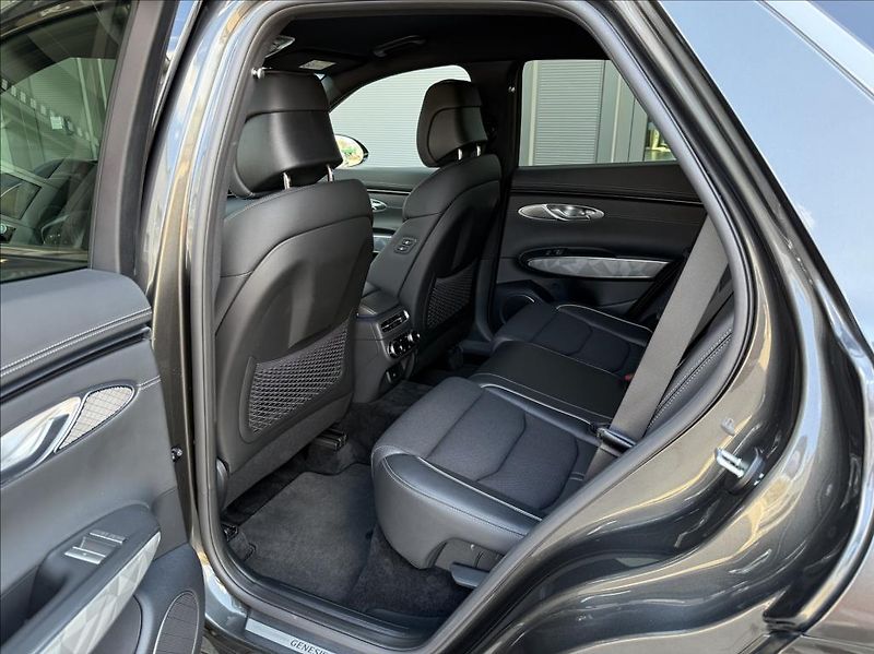 Genesis GV70 2,5 T AWD AT  Sport - fotka 12 z 22