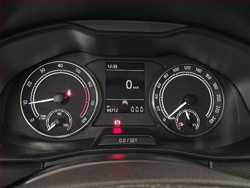 Volkswagen Golf (2018) 1.0 TSI, Tempomat - fotka 8 z 15