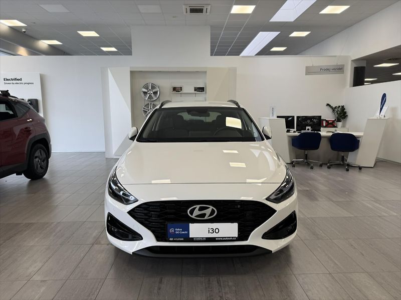 Hyundai i30 (2026) 1,6 T-GDI DCT GO CZECH - fotka 2 z 11