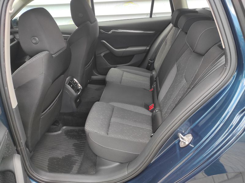 Škoda Octavia 2,0TDi 85kW, DSG, STYLE, ČR - fotka 12 z 51