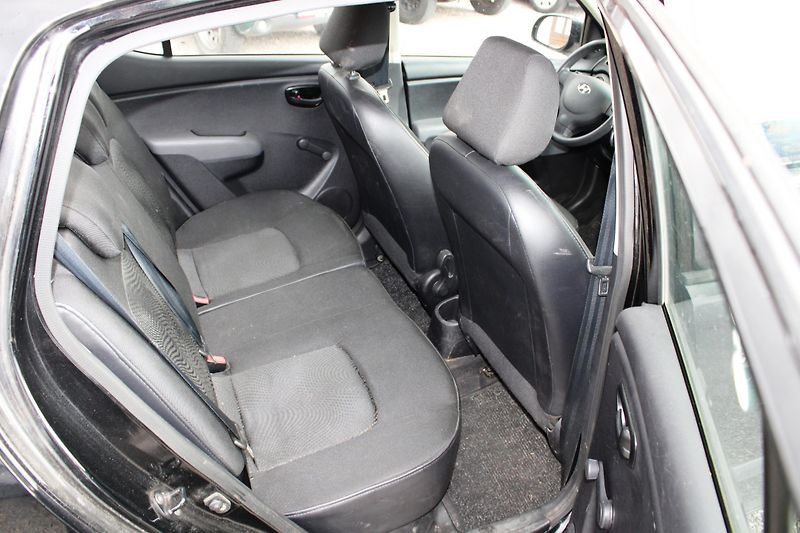 Hyundai i10 (2011) 1,1i EL.OKNA SERVO CENTRÁL - fotka 12 z 15