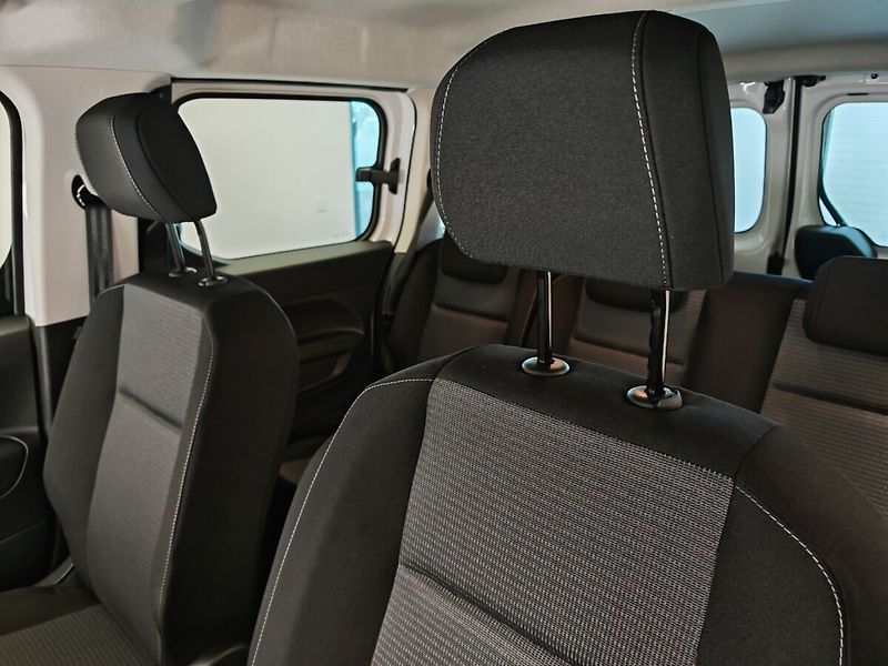 Toyota ProAce City Verso Full Electric (50kWh) Business - fotka 12 z 27