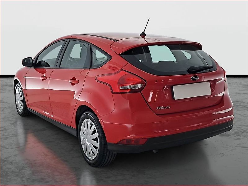 Ford Focus (2018) 1.6 i - fotka 4 z 16