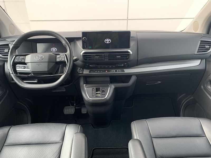 Toyota ProAce Verso VERSO L2 VIP 7S SKYVIEW 2L AT - fotka 2 z 27
