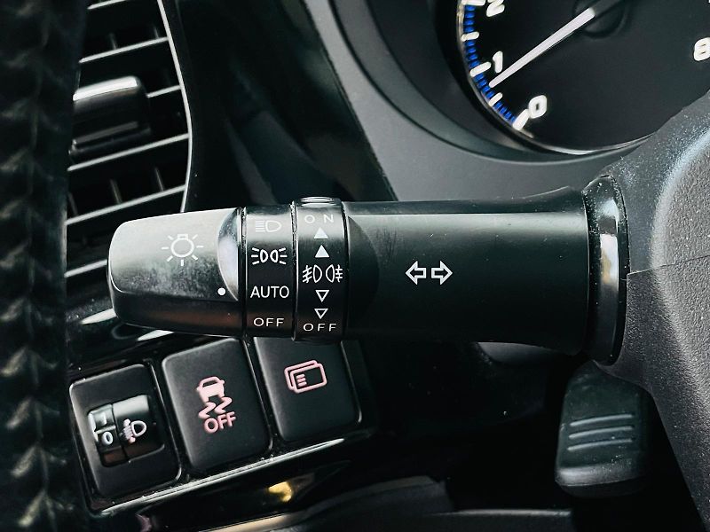 Mitsubishi Outlander 2.0i 1.MAJITEL KAMERA TAŽNÉ - fotka 39 z 43