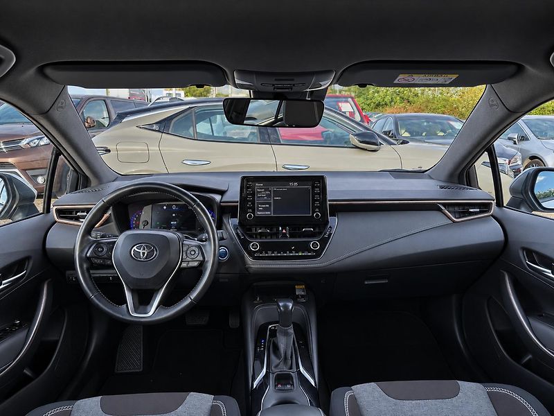 Toyota Corolla TREK 2.0 Hyb. 132 kW - fotka 2 z 27