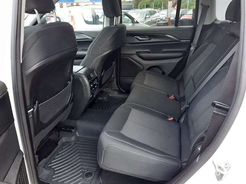 Jeep Grand Cherokee (2023) 3.6 L  V6  4x4 - fotka 23 z 31