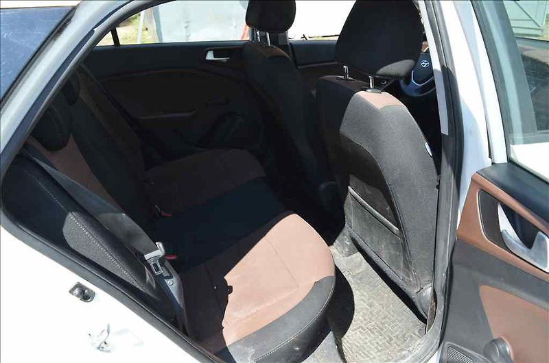 Hyundai i20 (2015) 1,2 - fotka 22 z 24