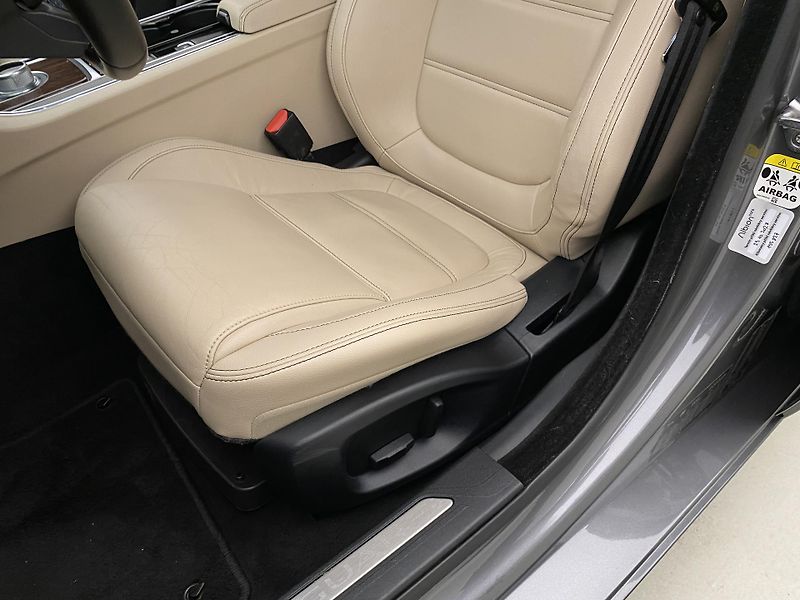 Jaguar XE 2.0D 132kW PURE AUT  - fotka 24 z 40