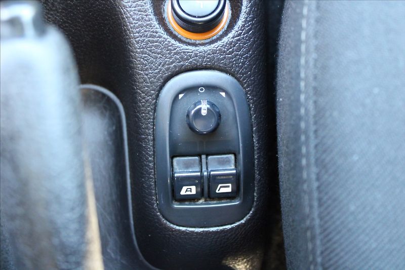 Peugeot 206 1,4 i  KLIMATIZACE - fotka 16 z 20