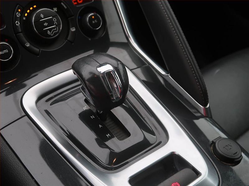 Peugeot 3008 (2013) Hybrid4, 4X4, Automat - fotka 13 z 18