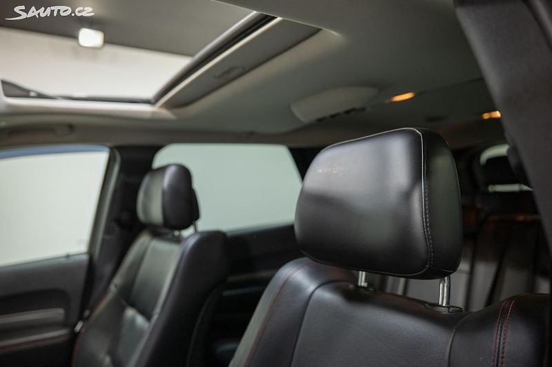 Dodge Durango GT / 3.6i V6 216 kW LPG 7 míst - fotka 11 z 33