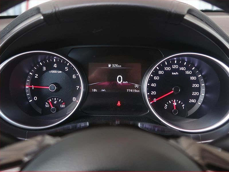 Kia Ceed (2022) Silver 1.0 T-GDI, Serv.kniha - fotka 11 z 17