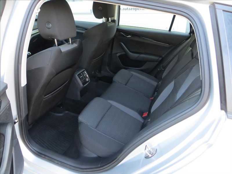 Škoda Octavia 2,0 TDI 85kW Ambition ČR - fotka 26 z 27