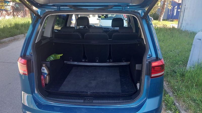 Volkswagen Touran 1.5 TSI, ČR, DSG - fotka 18 z 22