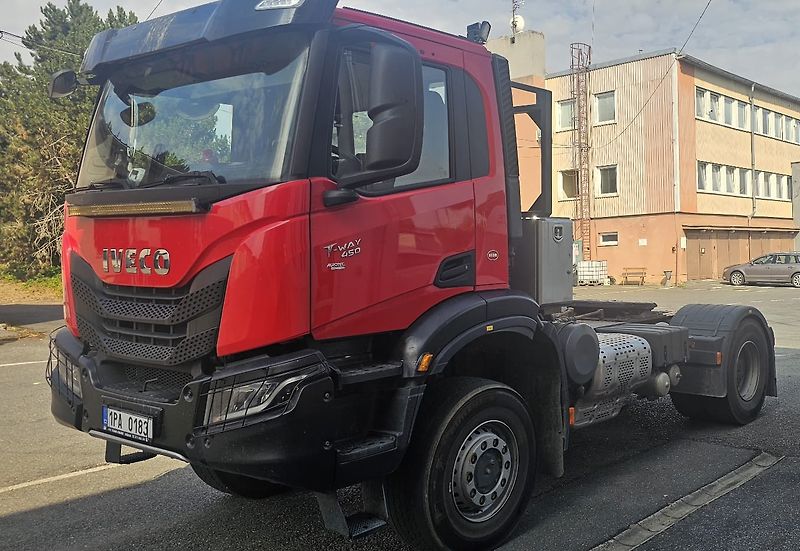 Iveco T-WAY (2023) AD400T45WT/P 4x4, traktor - fotografie inzerátu