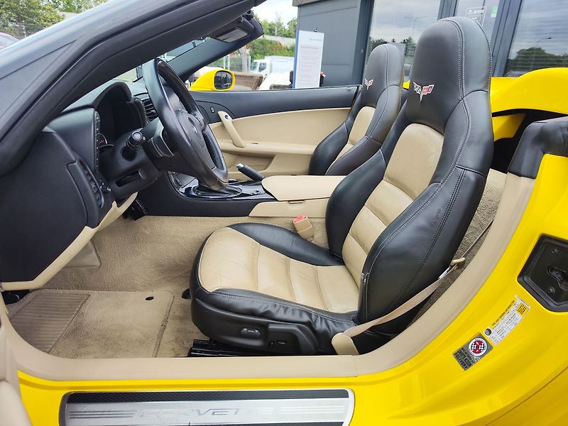 Chevrolet Corvette 6.2L/321kW V8 LS3 Cabrio - fotka 19 z 32