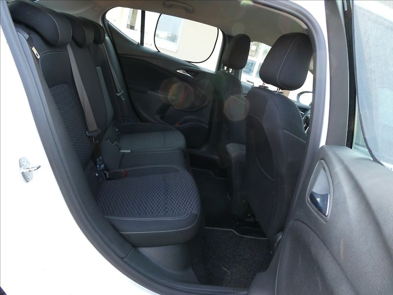 Opel Astra 1,6 CDTi 81kW,2x kola,serviska - fotka 22 z 40