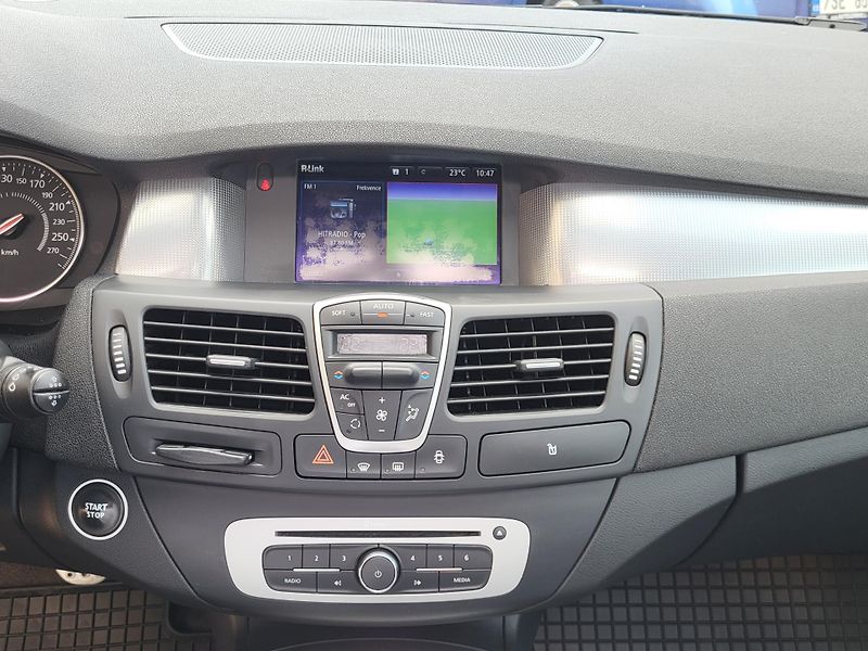 Renault Laguna 2.0dCi 127kW*4CONTROL*PANORAMA - fotka 21 z 54