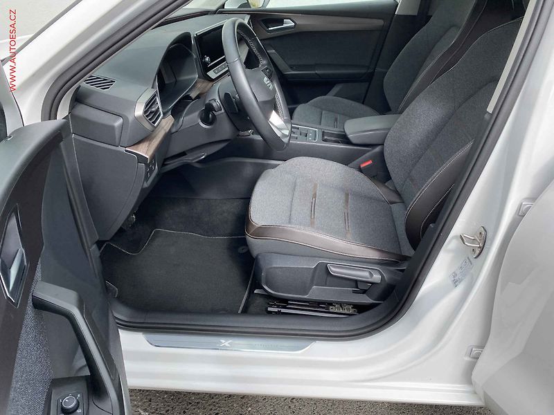 Seat Leon (2021) 1.0 TSi, Xcellence, DSG, LED - fotka 9 z 17