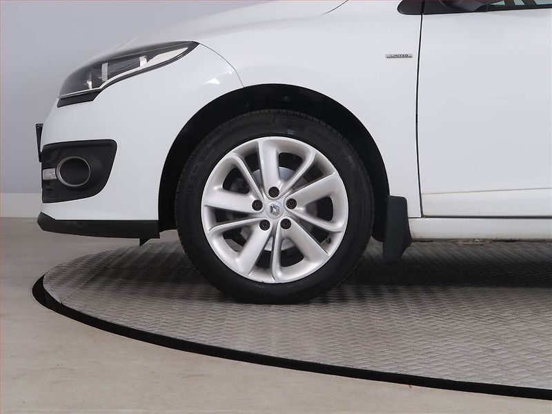 Renault Mégane (2014) Limited 1.6 16V, Tempomat - fotka 14 z 16
