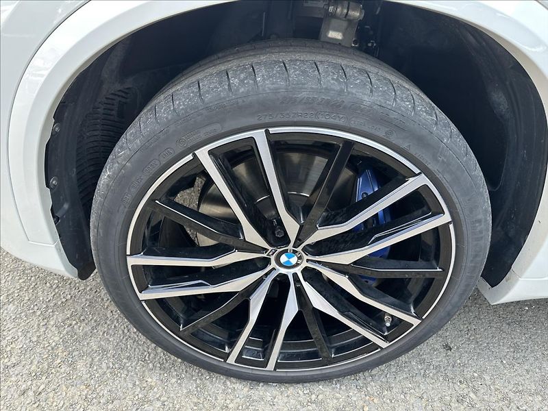 BMW X5 3,0 xDrive 30d M-SPORT LASER - fotka 32 z 38