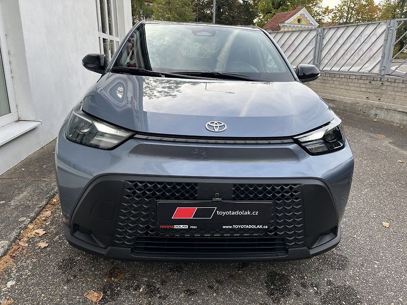 Toyota Aygo 1.5L HEV Comfort - fotka 2 z 26