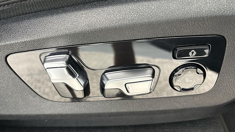 BMW X7 40i AUT xDrive M-paket - fotka 22 z 37