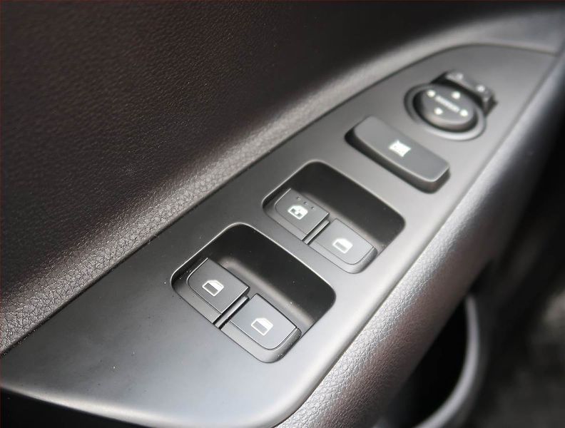 Kia Stonic (2023) 1.2 DPI, ČR,1.maj, Serv.kniha - fotka 15 z 19