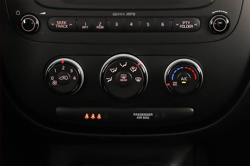 Kia Soul (2015) 1.6 GDI - fotka 11 z 15