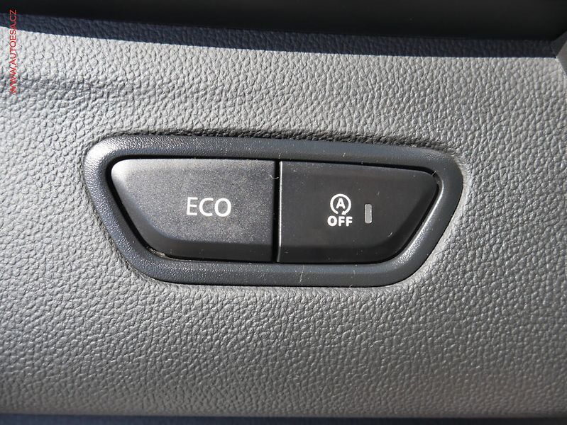 Renault Kadjar (2017) 1.2 TCe, ČR, AC, panor - fotka 9 z 15