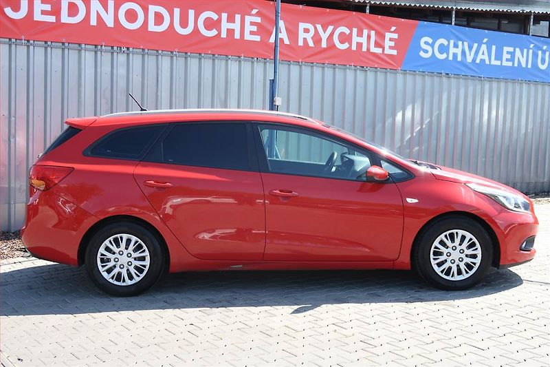 Kia Ceed (2015) 1.4 CVVT, Serv.kniha - fotka 4 z 13