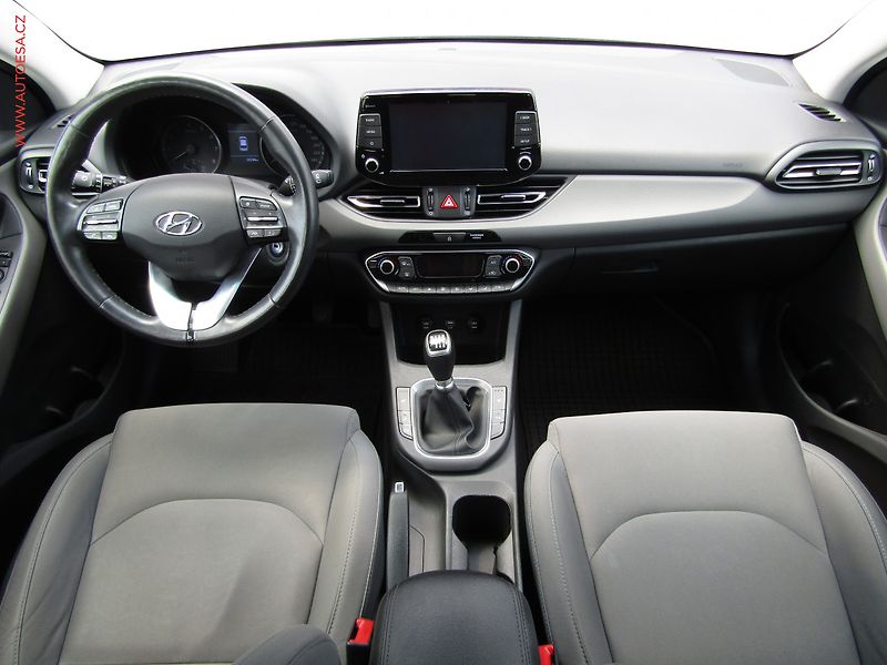 Hyundai i30 (2021) 1.5 T-GDi, 1.maj,ČR - fotka 8 z 22