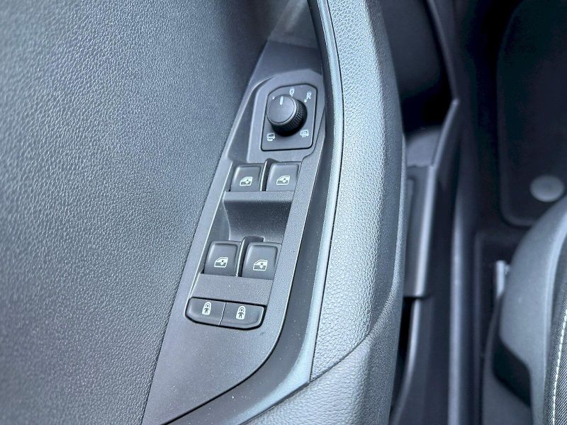 Škoda Karoq (2020) 1.5 TSI 110kW Drive 125 Let - fotka 10 z 35