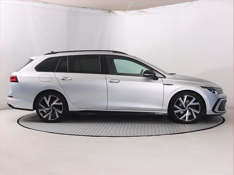 Volkswagen Golf (2021) R-Line 2.0 TDI, Automat, Kůže - fotka 6 z 25