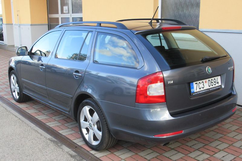 Škoda Octavia 1.6 TDi AUT. KLIMA SADA KOL - fotka 2 z 31