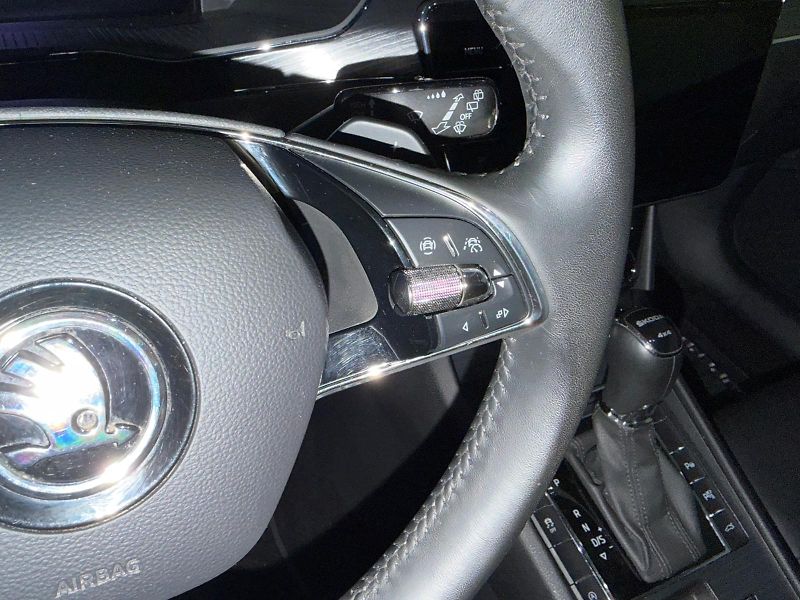 Škoda Superb (2023) - fotka 14 z 17