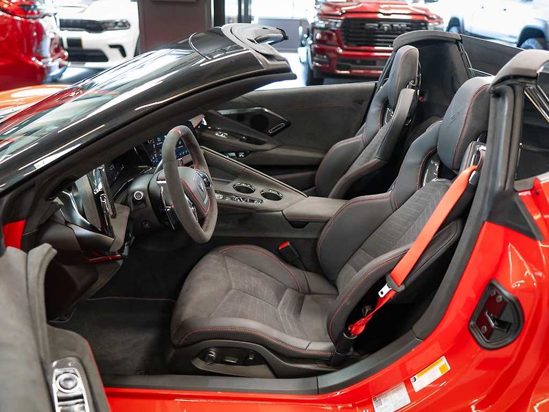 Chevrolet Corvette (2026) 6.2 Cabrio 3LT Z51 Facelift - fotka 15 z 44