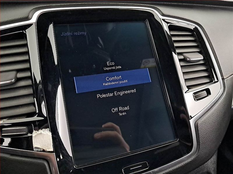 Volvo XC90 (2018) R-Design D5 AWD Polestar - fotka 17 z 24