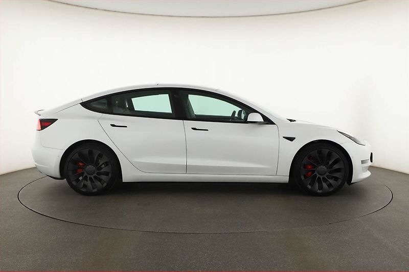 Tesla Model 3 (2021) Performance 82kWh, SoH 98% - fotka 6 z 20
