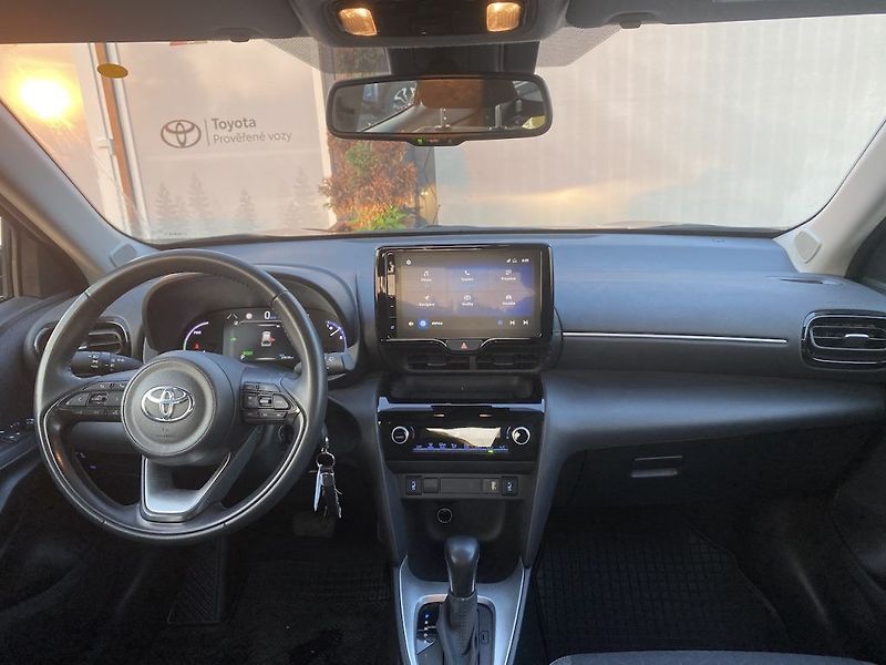 Toyota Yaris Cross 1.5HEV, ČR, ComTech, záruka - fotka 11 z 17