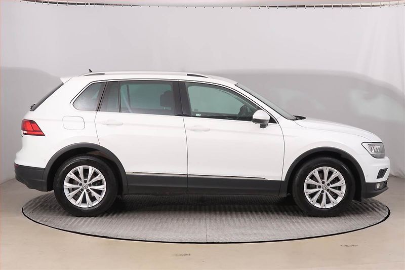 Volkswagen Tiguan (2018) Comfortline 1.4 TSI, ČR,1.maj - fotka 6 z 19