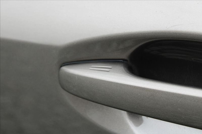 Subaru Outback 2.5i AWD / Touring / DPH / CZ - fotka 34 z 41