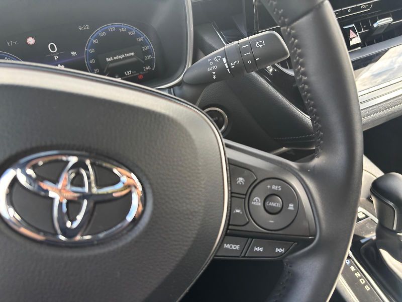 Toyota Corolla 1.8 HSD e-CVT Comfort Tech - fotka 17 z 26