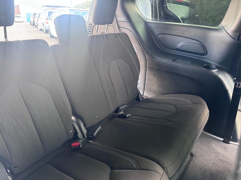 Chrysler Pacifica (2021) 3,6 4x4 AWD DVD RADAR 2021 - fotka 11 z 20