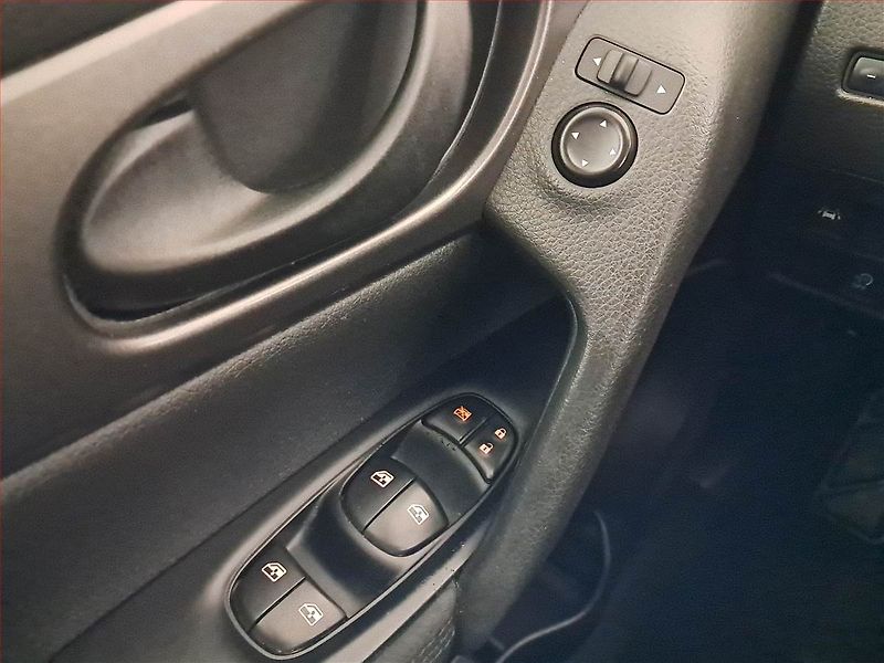 Nissan Qashqai (2018) 1.2 DIG-T, Tempomat - fotka 16 z 16