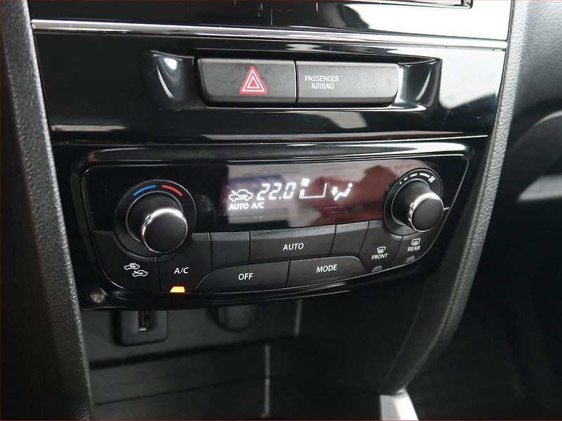 Suzuki Vitara (2018) Premium 1.6 VVT, ČR,1.maj - fotka 13 z 21